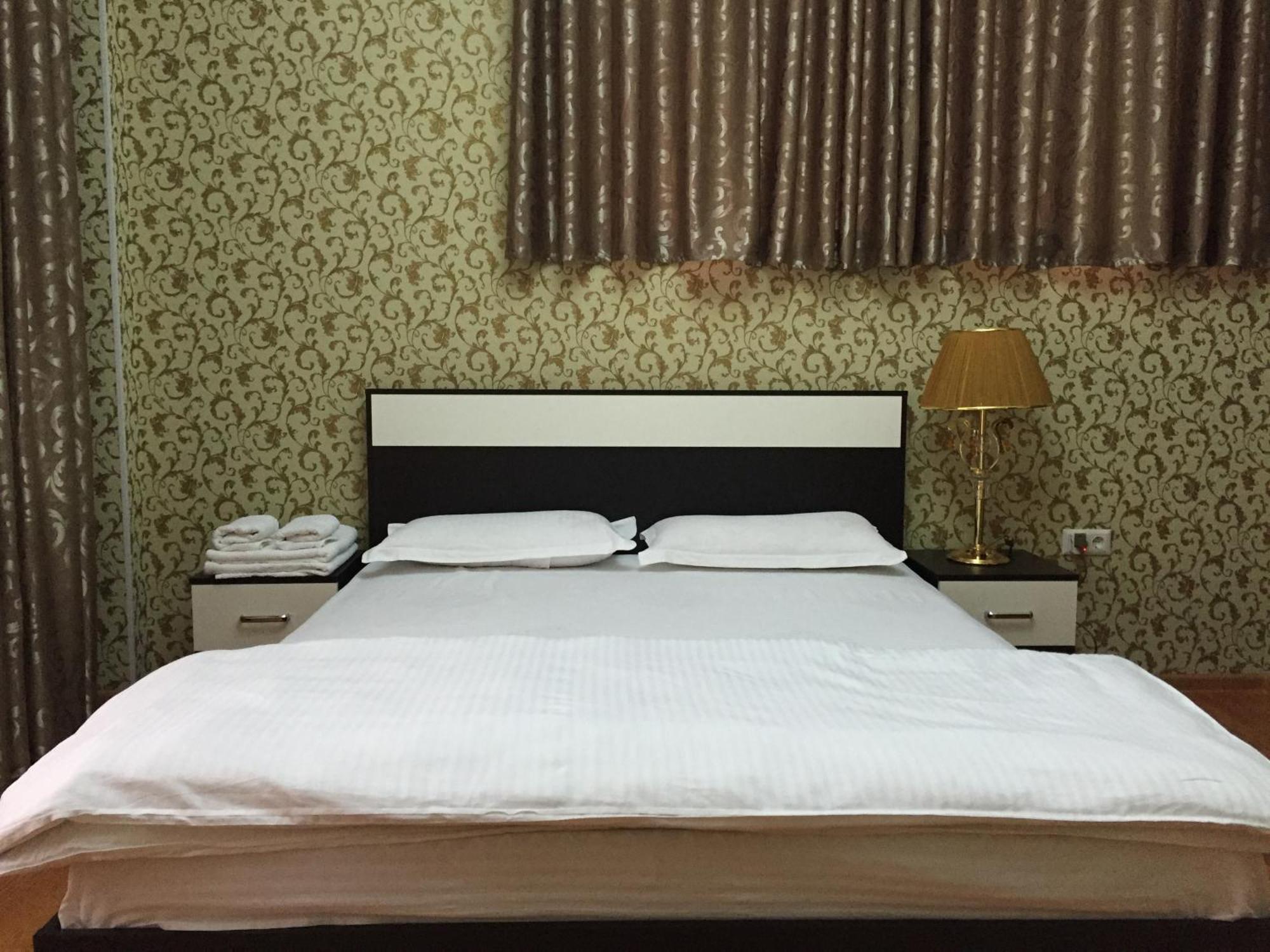 Hello Dushanbe Hostel Екстер'єр фото