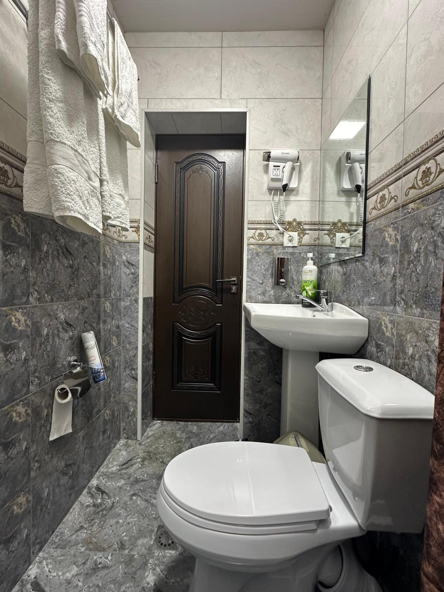 Hello Dushanbe Hostel Екстер'єр фото