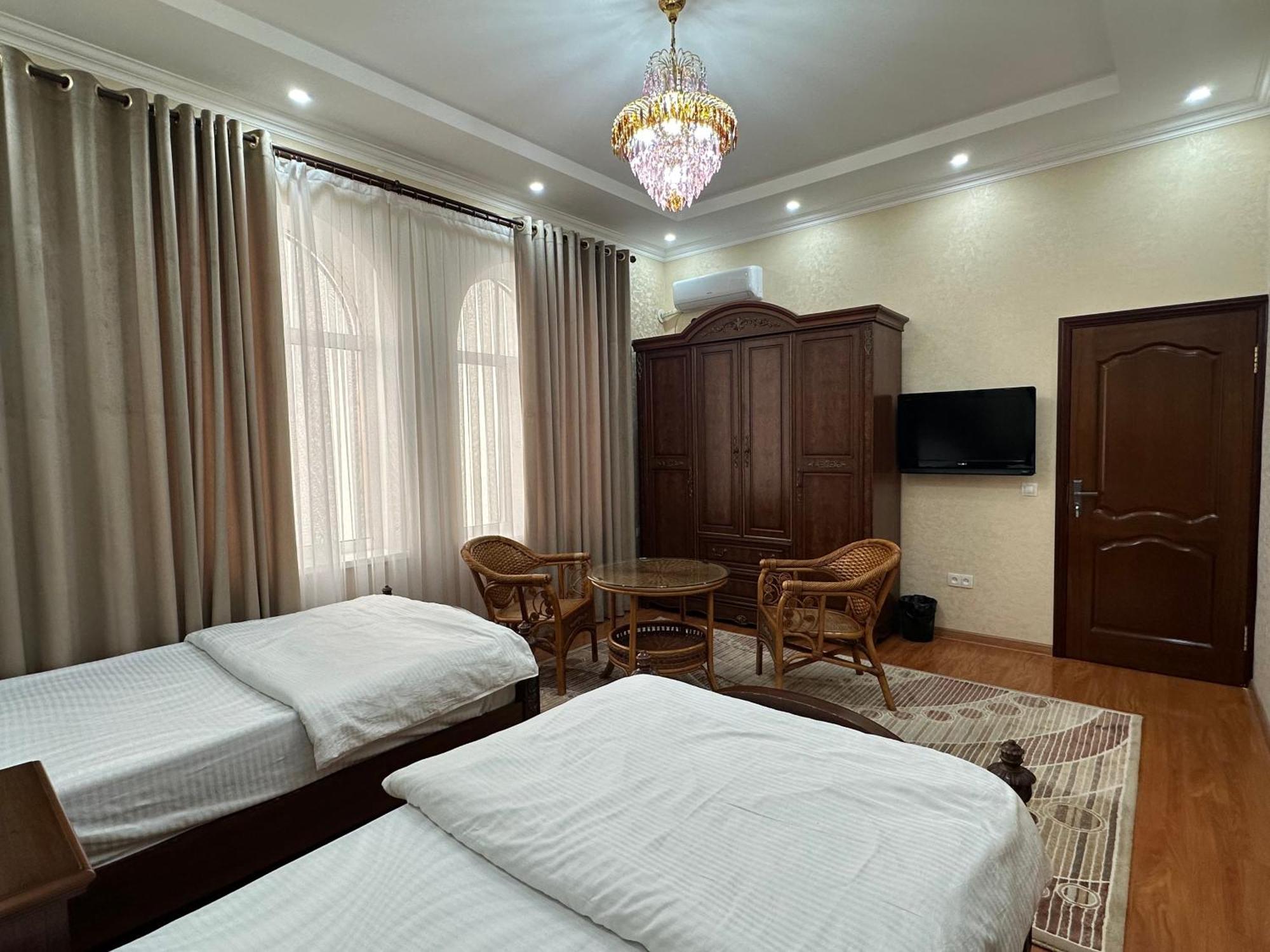 Hello Dushanbe Hostel Екстер'єр фото