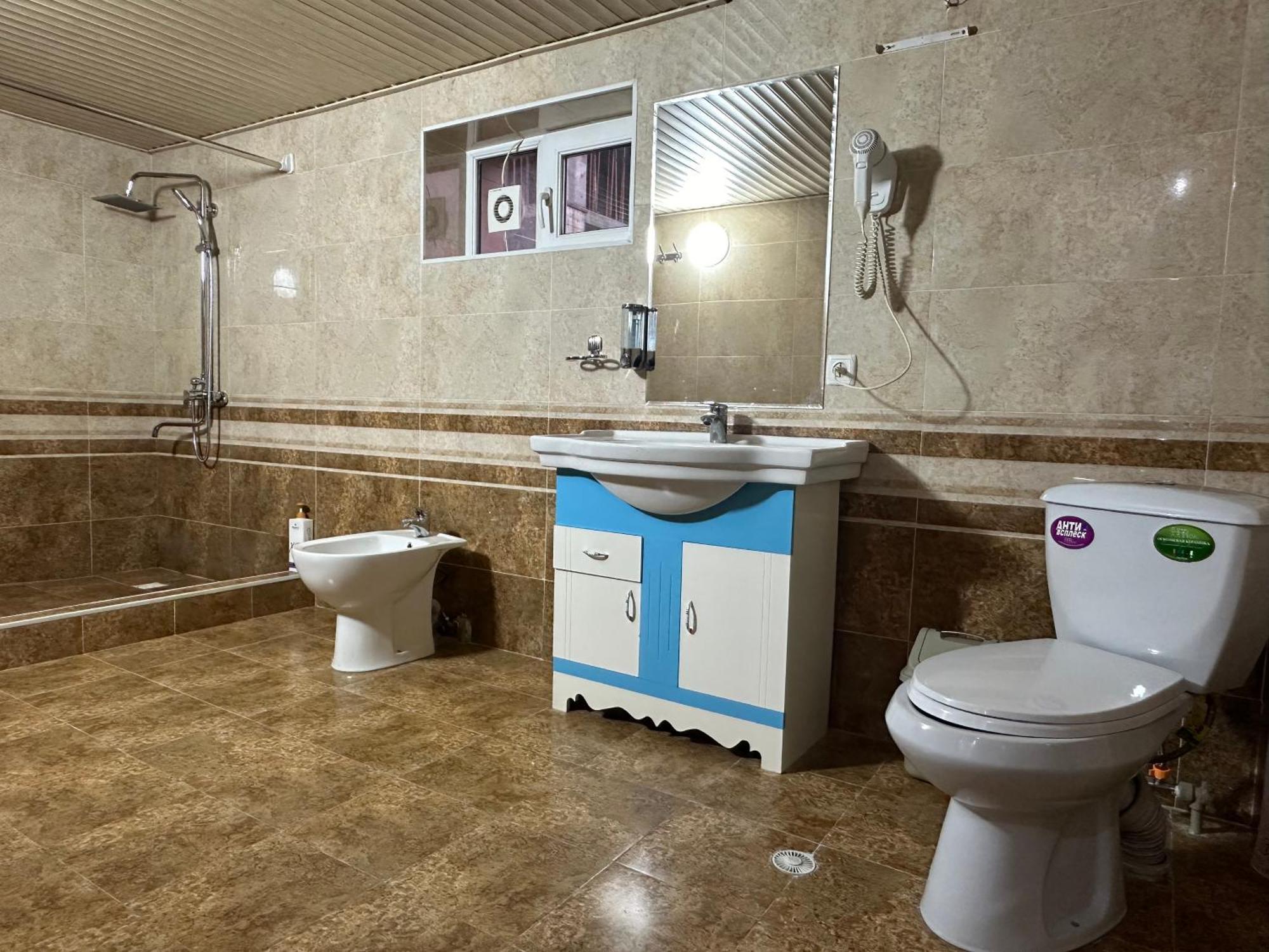 Hello Dushanbe Hostel Екстер'єр фото